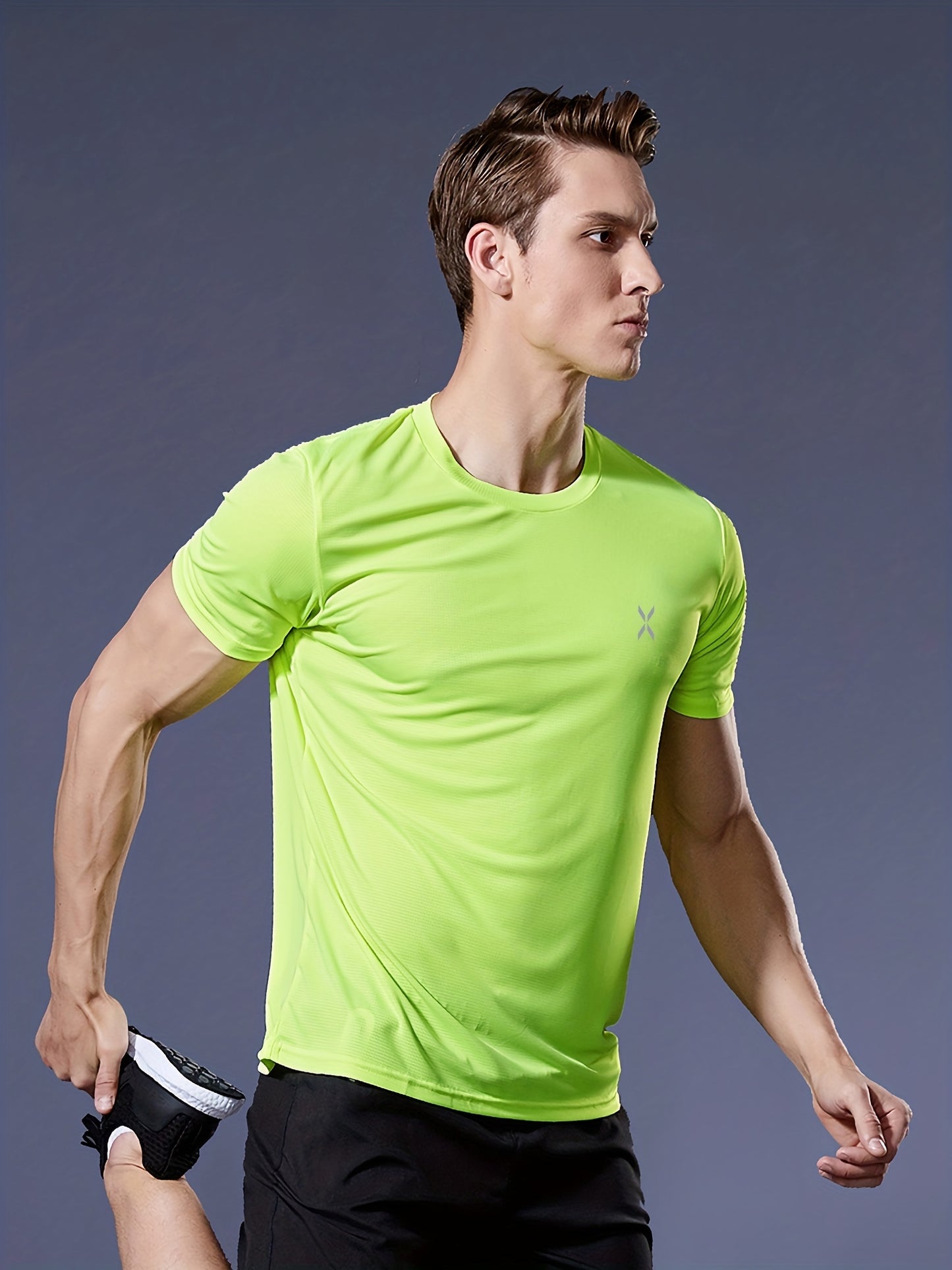 Men's Short Sleeve Ultralight Athletic T-Shirt: Quick Drying For Running, Training, Fitness & Gym Workouts